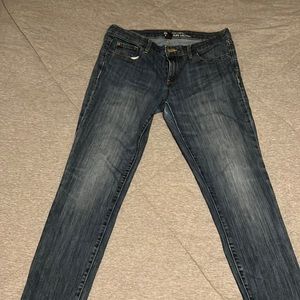 Gap coupe girlfriend